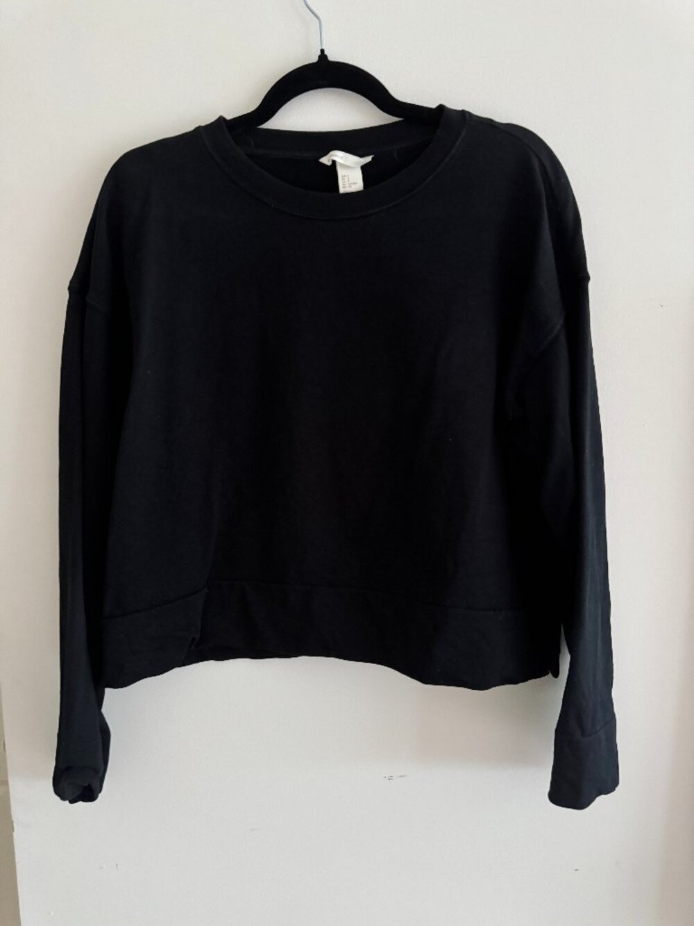 H&M basic long sleeve slight crop heavy tee - small